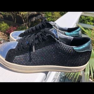 P448 Sneakers- Size 38 (US 7)